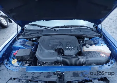 2019 Dodge Challenger Gt z USA, uszkodzony, nr VIN 2C3CDZJG8KH756518